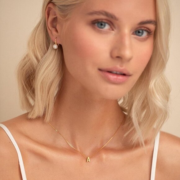 Initial Necklaces for Women - Dainty 18K Gold Plated Initial Necklace Tiny A-Z P - Picture 2 of 6